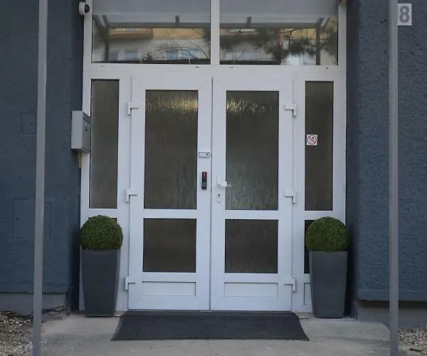 Hostel Bratislava 호스텔